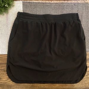 Athleta Skort/Hi-Lo Skirt with built in shorts Black Size Medium